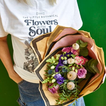Pretty Cool & Captivating Bouquet with Lilac Roses and Lisianthus