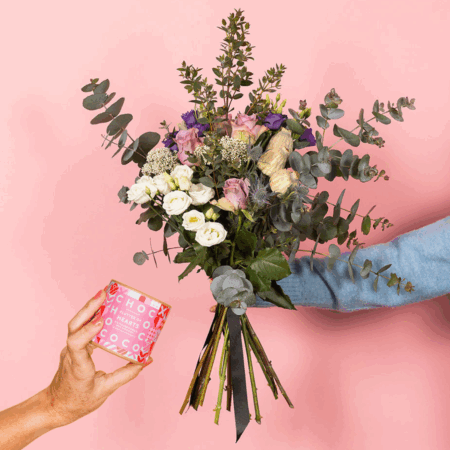 Pretty Cool & Captivating Bouquet with Chocco Flutter of Hearts Chocolate